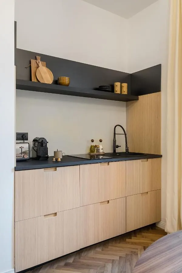 Casa Unica Milano - Elegant Apartment With Balcony - Centrale 1